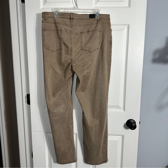 Jones New York Lexington Straight jeans, size 14, tan, stretch, office, date - Picture 2 of 12